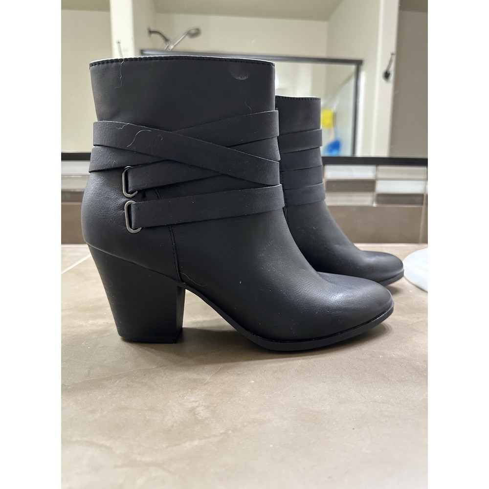 a.n.a. Women's Black Booties With Strap Detail NIB size 8.5 M - Picture 12 of 13